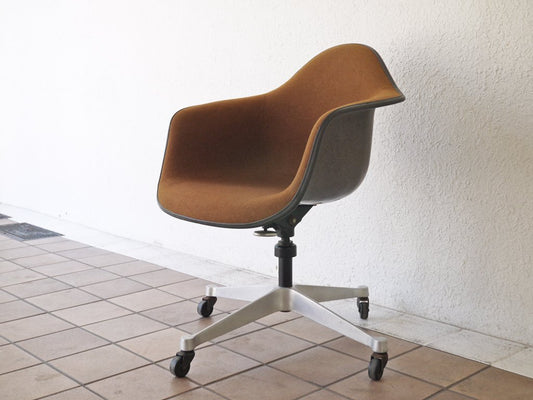 ハーマンミラー Herman Miller 2ndビンテージ アームシェルチェア アプホルスター キャスターベース チルト機能 C&R イームズ ミッドセンチュリー◇