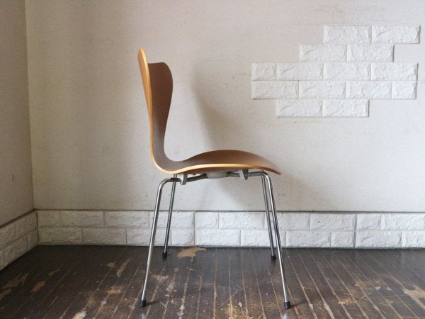 フリッツハンセン Fritz Hansen セブンチェア Seven Chair アルネヤコブセン Arne Jacobsen ナッツ 廃盤カラー デザイナーズ ◎