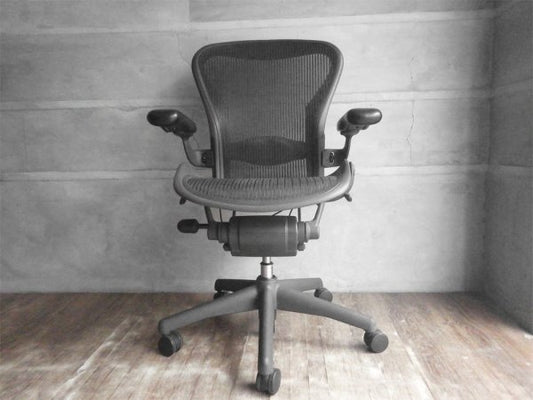 ハーマンミラー Herman Miller アーロンチェア Aeron Chair Bサイズ ランバーサポート グラファイトベース フル装備 デスクチェア オフィス 現状品 ♪