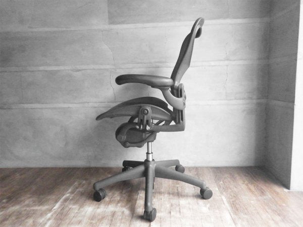 ハーマンミラー Herman Miller アーロンチェア Aeron Chair Bサイズ ランバーサポート グラファイトベース フル装備 デスクチェア オフィス 現状品 ♪