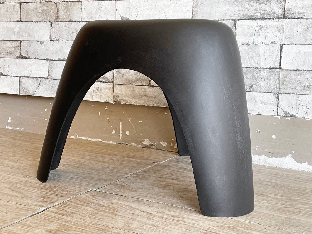 ヴィトラ vitra. エレファントスツール Elephant Stool ポリプロピレン製 ブラック 柳宗理 ミッドセンチュリー MoMA 永久収蔵品 現状品 ●