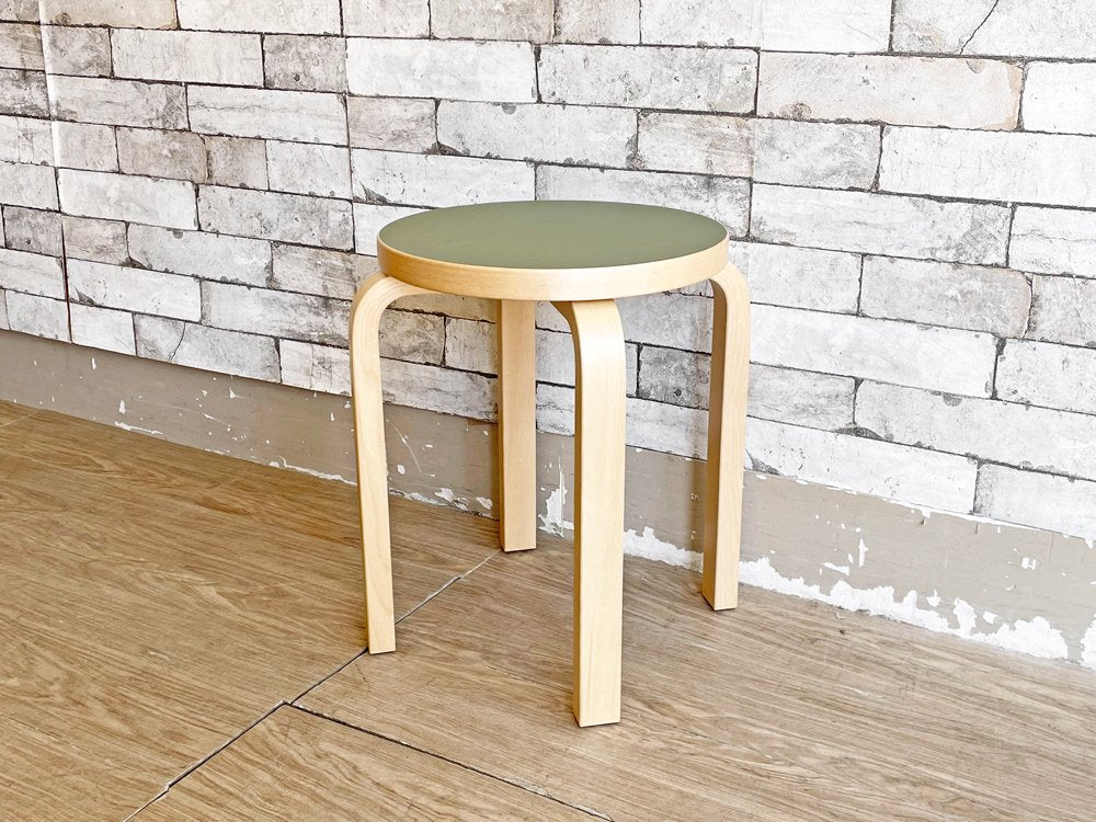 アルテック Artek スツール Stool 60 リノリウム オリーブ 4本脚 アルヴァ・アアルト スコープ scope 別注カラー フィンランド 北欧家具 ●