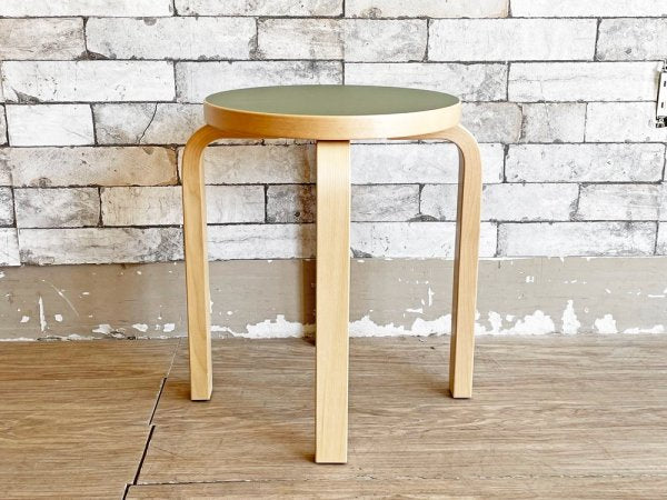 アルテック Artek スツール Stool 60 リノリウム オリーブ 4本脚 アルヴァ・アアルト スコープ scope 別注カラー フィンランド 北欧家具 ●