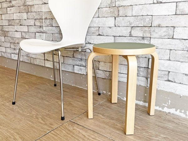 アルテック Artek スツール Stool 60 リノリウム オリーブ 4本脚 アルヴァ・アアルト スコープ scope 別注カラー フィンランド 北欧家具 ●