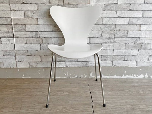 フリッツハンセン Fritz Hansen セブンチェア ホワイトラッカー アルネ・ヤコブセン デンマーク 北欧家具 2007年製 A ●