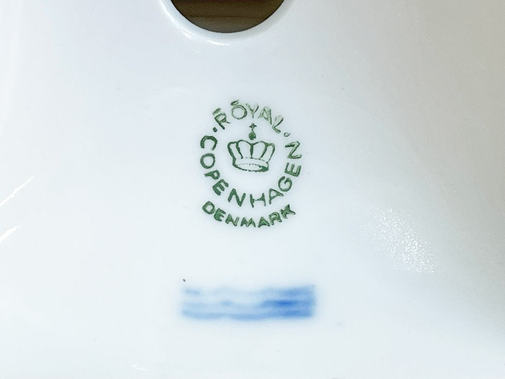 ロイヤルコペンハーゲン Royal Copenhagen ホワイト White キャンドルスタンド 燭台 ライオンレリーフ 箱付 デンマーク 北欧雑貨 A ●