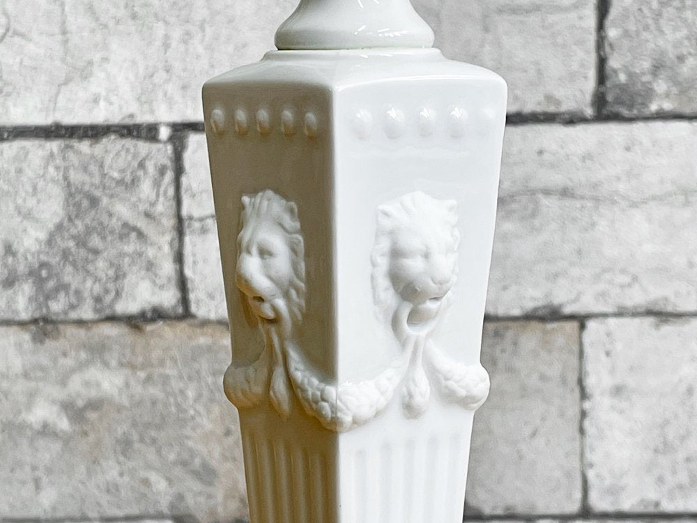 ロイヤルコペンハーゲン Royal Copenhagen ホワイト White キャンドルスタンド 燭台 ライオンレリーフ 箱付 デンマーク 北欧雑貨 B ●