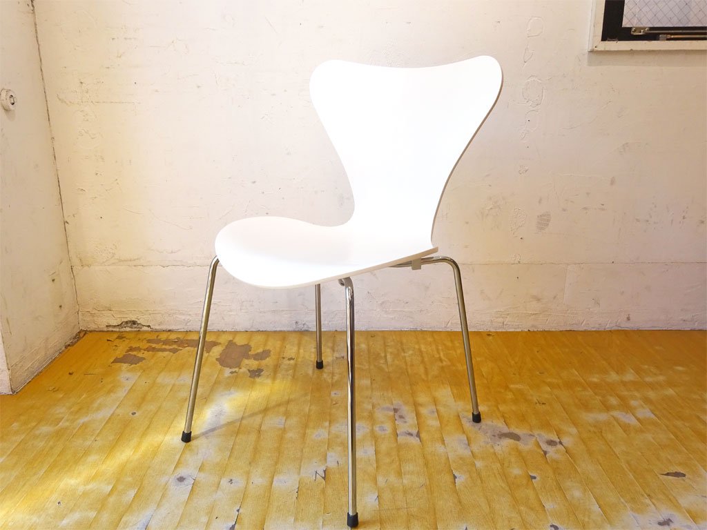 フリッツハンセン Fritz Hansen セブンチェア ホワイトラッカー アルネ・ヤコブセン デンマーク 北欧家具 2007年製 B ★