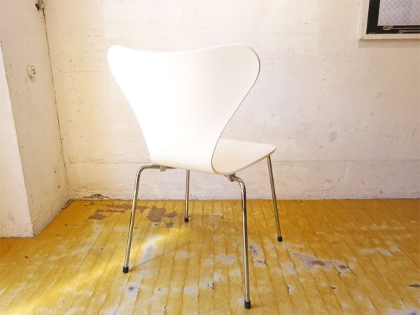 フリッツハンセン Fritz Hansen セブンチェア ホワイトラッカー アルネ・ヤコブセン デンマーク 北欧家具 2007年製 B ★