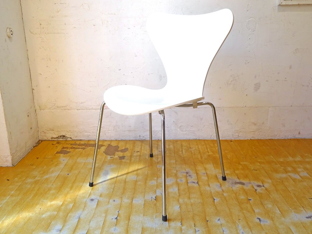 フリッツハンセン Fritz Hansen セブンチェア ホワイトラッカー アルネ・ヤコブセン デンマーク 北欧家具 2007年製 A ★