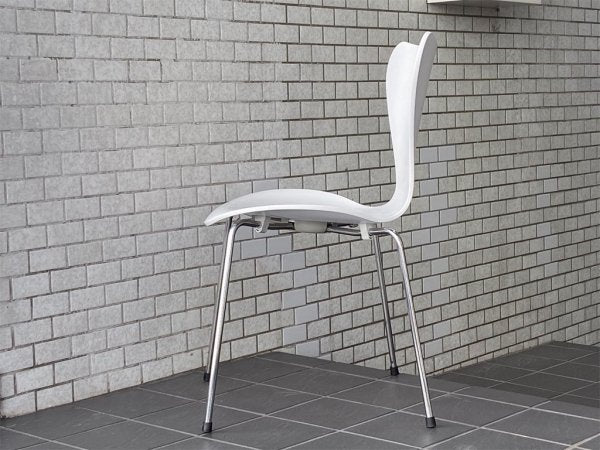 フリッツハンセン Fritz Hansen セブンチェア ホワイトラッカー アルネ・ヤコブセン スタッキングチェア 北欧家具 デンマーク ■