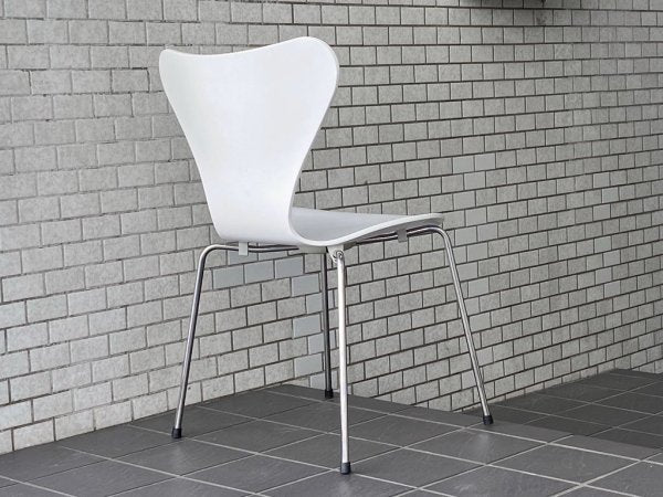 フリッツハンセン Fritz Hansen セブンチェア ホワイトラッカー アルネ・ヤコブセン スタッキングチェア 北欧家具 デンマーク ■