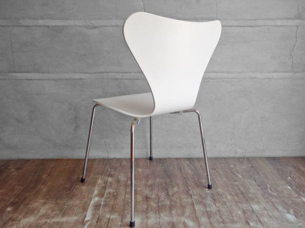 フリッツハンセン Fritz Hansen セブンチェア ホワイトラッカー アルネ・ヤコブセン デンマーク 北欧家具 2007年製 B ♪