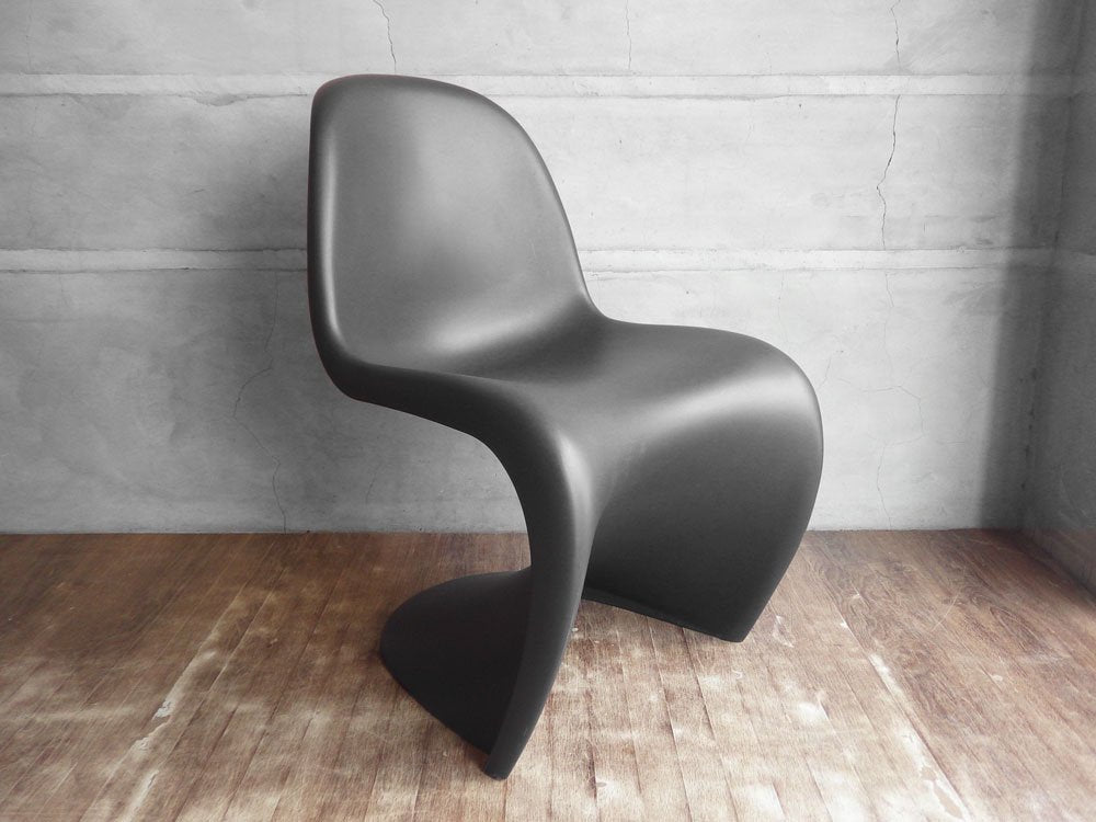 ヴィトラ vitra パントンチェア Panton Chair ブラック ヴァーナー・パントン Verner Panton スタッキングチェア スペースエイジ ミッドセンチュリー ♪