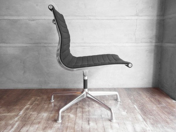 ハーマンミラー Herman Miller アルミナムグループ サイドチェア 5本脚 アームレス ローバック クレープファブリック リコリッシュ C&Rイームズ ♪