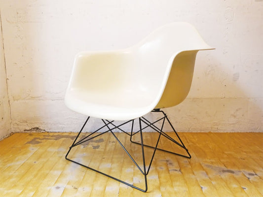 ハーマンミラー Herman Miller アームシェルチェア LAR 現行FRP製 パーチメント キャッツクレイドル ラウンジベース C&R イームズ ★