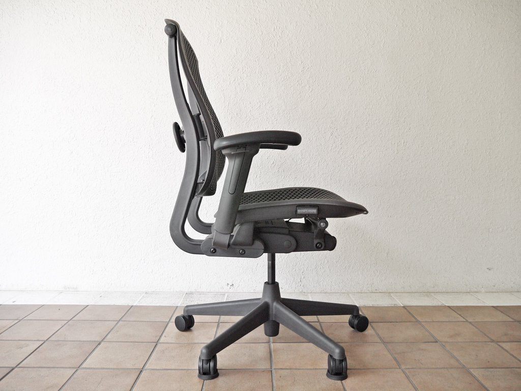 ハーマンミラー Herman Miller セラチェア Celle Chair デスクチェア オフィスチェア グラファイトカラー 定価￥134,200- ◇