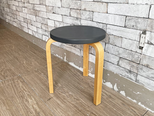 アルテック artek スツール Stool 60 フィンランド独立100周年記念モデル 3本脚 本革 トナカイレザー ブラック アルヴァ・アアルト 北欧家具 ●