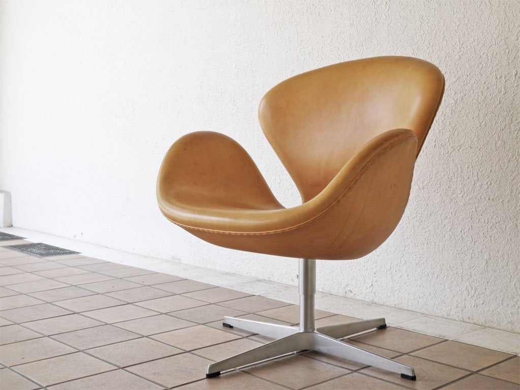 フリッツハンセン Fritz Hansen スワンチェア SWAN chair 3320 ナチュラルレザー アルネ ヤコブセン Arne Jacobsen 北欧 デンマーク ◇