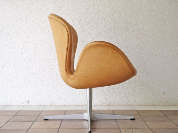 フリッツハンセン Fritz Hansen スワンチェア SWAN chair 3320 ナチュラルレザー アルネ ヤコブセン Arne Jacobsen 北欧 デンマーク ◇