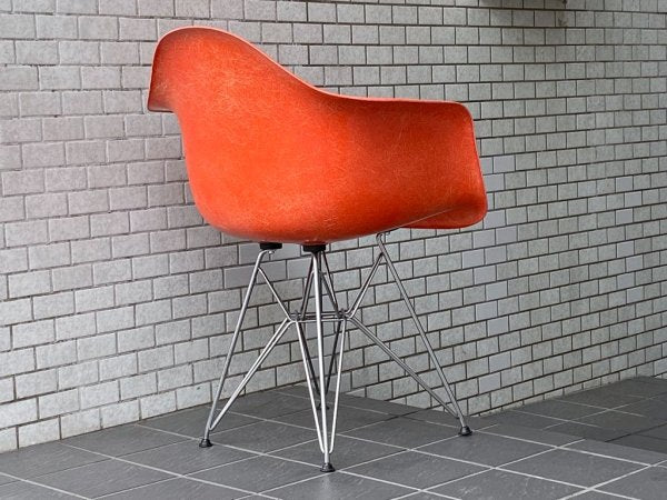 ハーマンミラー Herman Miller アームシェルチェア DAR 現行FRP製 オレンジ エッフェルベース C&R イームズ ミッドセンチュリー ■