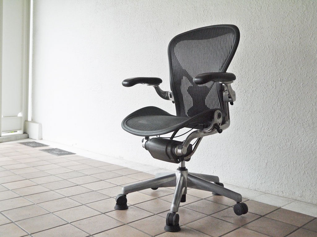 ハーマンミラー Herman Miller アーロンチェア Bサイズ ポスチャーフィット ポリッシュドアルミベース フル装備 ◇