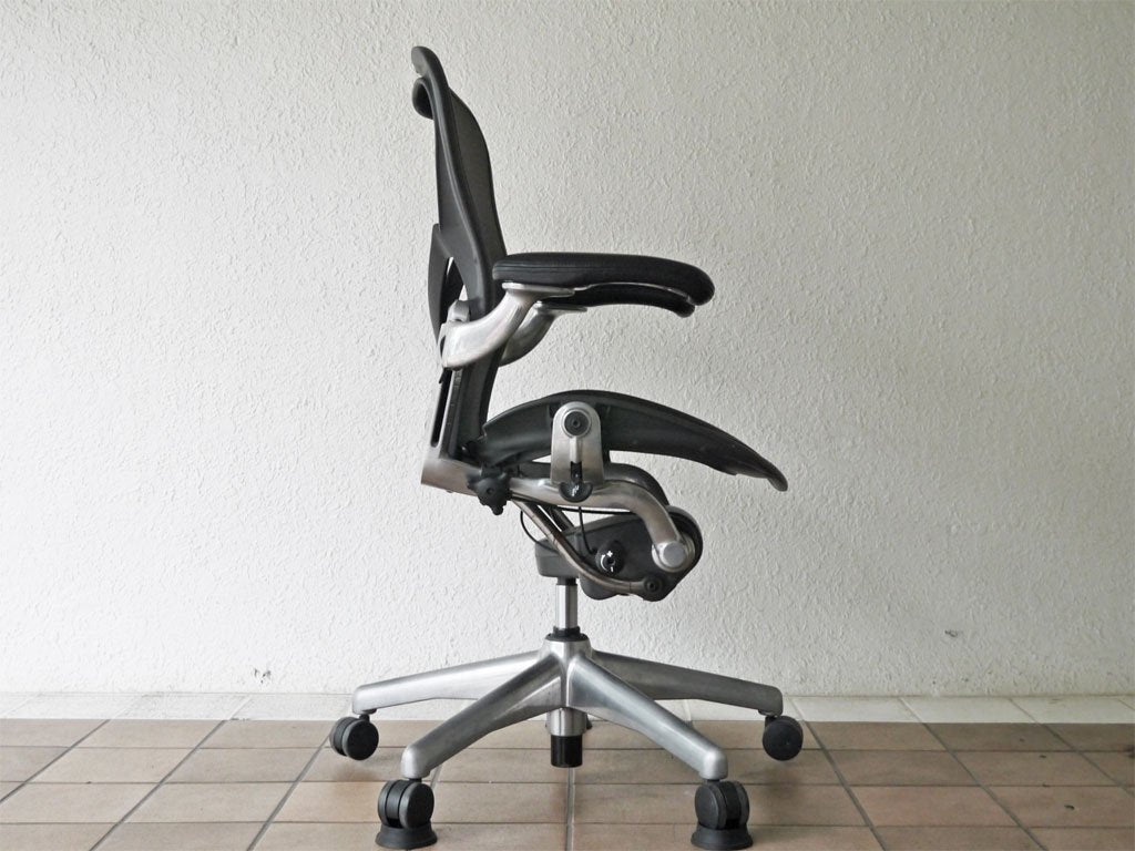 ハーマンミラー Herman Miller アーロンチェア Bサイズ ポスチャーフィット ポリッシュドアルミベース フル装備 ◇