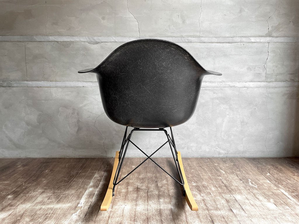 ハーマンミラー Herman Miller 現行FRP製 アームシェルチェア ブラック ロッカーベース C&Rイームズ ミッドセンチュリー ♪