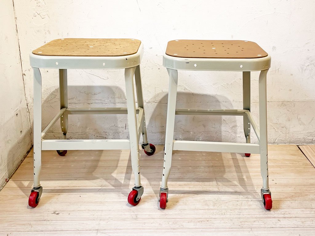 リオン LYON ファクトリー スツール FACTORY STOOL ホワイト キャスター パシフィックファニチャーサービス P.F.S取り扱い 廃番 B ★