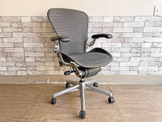 ハーマンミラー Herman Miller アーロンチェア Aeron Chair Bサイズ ポスチャーフィット ポリッシュドアルミベース フル装備 デスクチェア 取扱説明書付き ●