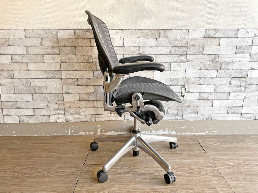 ハーマンミラー Herman Miller アーロンチェア Aeron Chair Bサイズ ポスチャーフィット ポリッシュドアルミベース フル装備 デスクチェア 取扱説明書付き ●