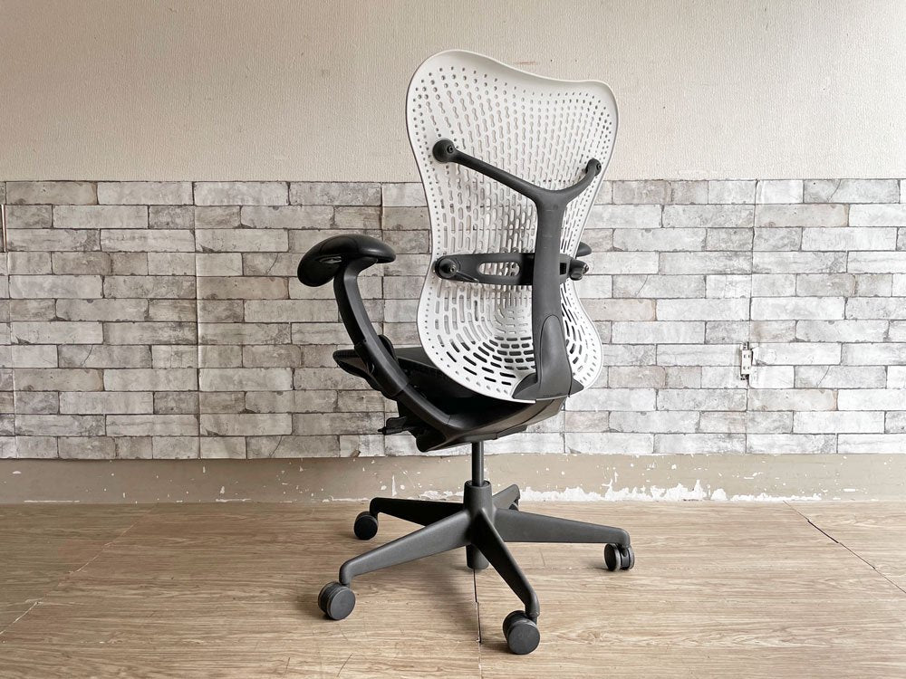 ハーマンミラー Herman Miller ミラチェア Mirra Chair アルパイン×グラファイトカラー メッシュシート デスクチェア スタジオ7.5 生産終了品 現状品 ●