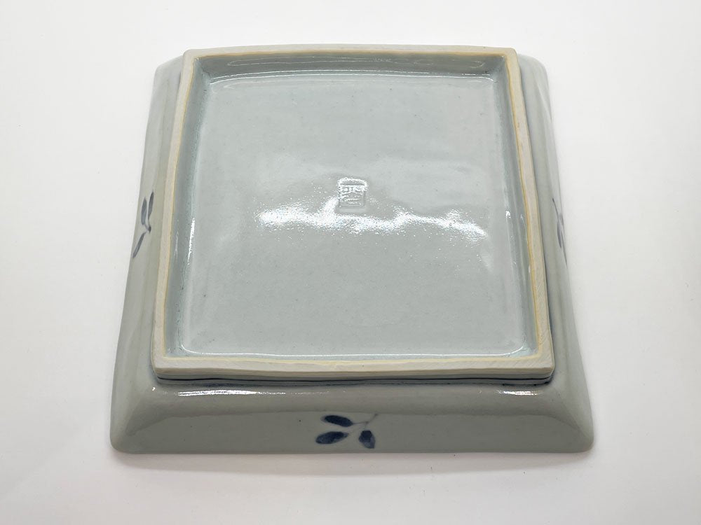 藤塚光男 花唐草兎文角皿 染付 呉須 スクエア 19cm 現代作家 ♪