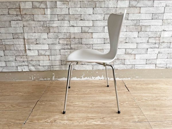 フリッツハンセン Fritz Hansen セブンチェア ダイニングチェア スタッキングチェア ラッカー仕上げ ホワイト アルネ・ヤコブセン デンマーク 北欧家具 ●