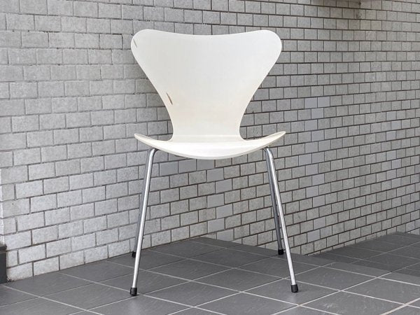 フリッツハンセン Fritz Hansen セブンチェア ホワイトラッカー アルネ・ヤコブセン スタッキングチェア 北欧家具 デンマーク A ■