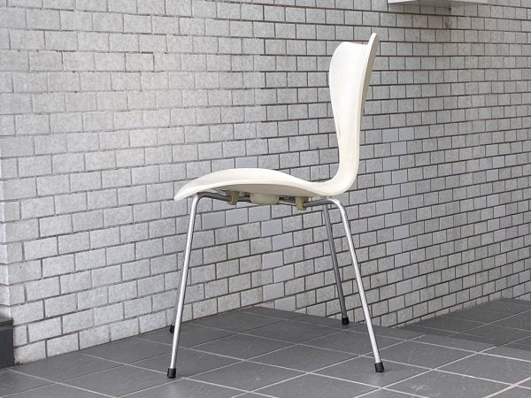 フリッツハンセン Fritz Hansen セブンチェア ホワイトラッカー アルネ・ヤコブセン スタッキングチェア 北欧家具 デンマーク A ■