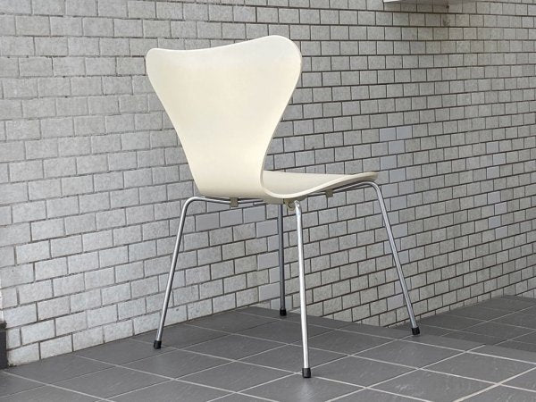 フリッツハンセン Fritz Hansen セブンチェア ホワイトラッカー アルネ・ヤコブセン スタッキングチェア 北欧家具 デンマーク A ■