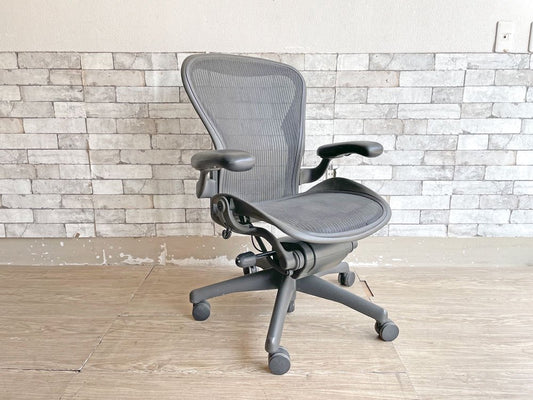 ハーマンミラー Herman Miller アーロンチェア ライト Aeron Chair Lite Bサイズ クラシックカーボン グラファイトベース デスクチェア 現状品 ●