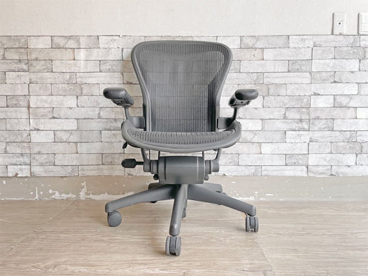 ハーマンミラー Herman Miller アーロンチェア ライト Aeron Chair Lite Bサイズ クラシックカーボン グラファイトベース デスクチェア 現状品 ●