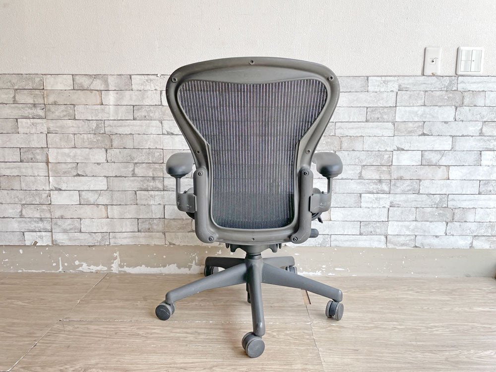 ハーマンミラー Herman Miller アーロンチェア ライト Aeron Chair Lite Bサイズ クラシックカーボン グラファイトベース デスクチェア 現状品 ●