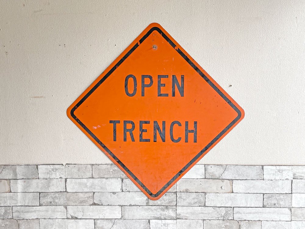 アメリカ ロードサイン OPEN TRENCH 道路標識 ブリキ看板 インダストリアル ディスプレイ 店舗什器 US ●