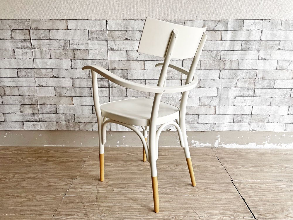 ゲブルダートーネットヴィエナ Gebruder Thonet Vienna GmbH Czech アームチェア ダイニングチェア ベントウッド 曲木 ブナ材 参考価格￥170,500- A ●