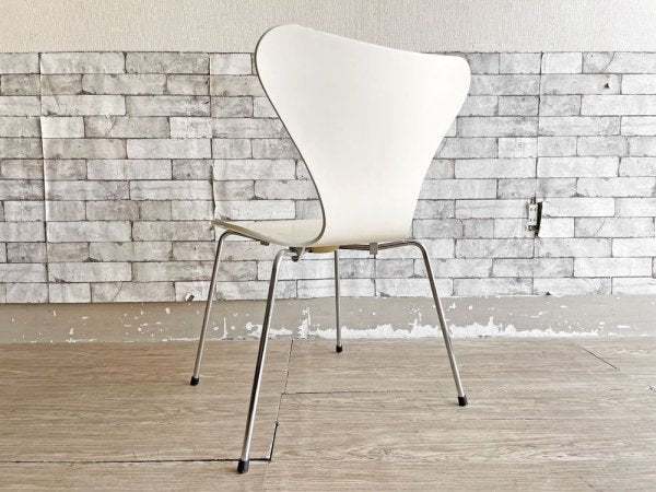 フリッツハンセン Fritz Hansen セブンチェア ダイニングチェア スタッキングチェア ラッカー仕上げ ホワイト 1996年製 アルネ・ヤコブセン デンマーク 北欧家具 A ●