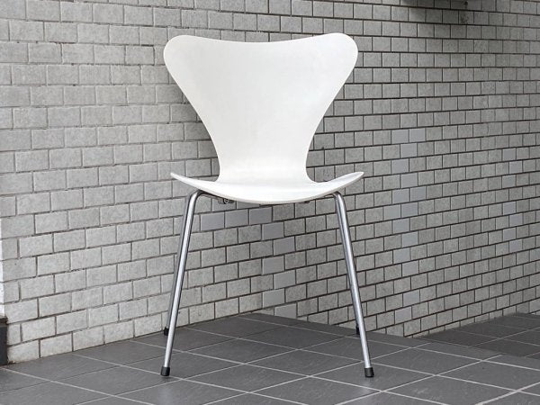 フリッツハンセン Fritz Hansen セブンチェア ホワイトラッカー アルネ・ヤコブセン スタッキングチェア 北欧家具 デンマーク C ■