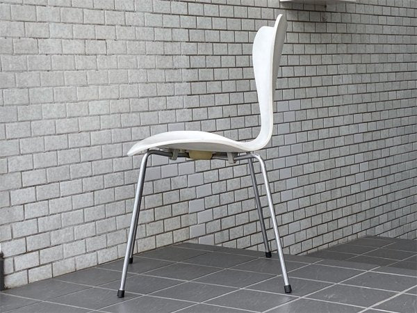 フリッツハンセン Fritz Hansen セブンチェア ホワイトラッカー アルネ・ヤコブセン スタッキングチェア 北欧家具 デンマーク C ■