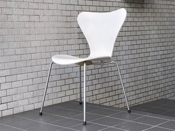 フリッツハンセン Fritz Hansen セブンチェア ホワイトラッカー アルネ・ヤコブセン スタッキングチェア 北欧家具 デンマーク D ■