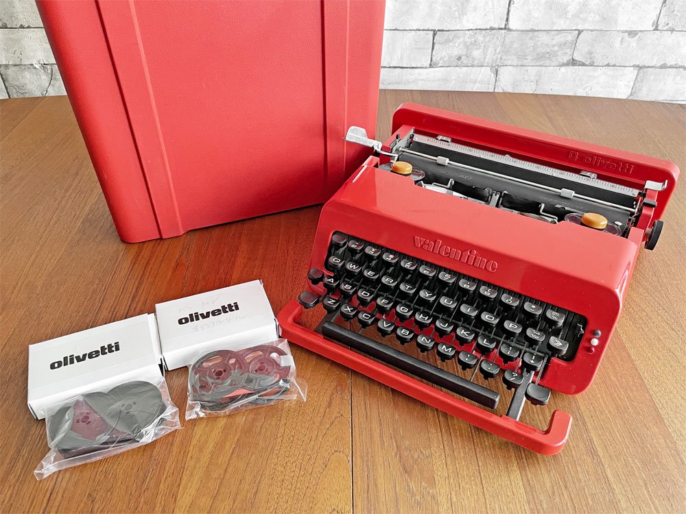 オリベッティ olivetti バレンタイン Valentine タイプライター 赤いバケツ エットーレ・ソットサス Ettore Sottsass スペイン製 MoMA レトロ ●