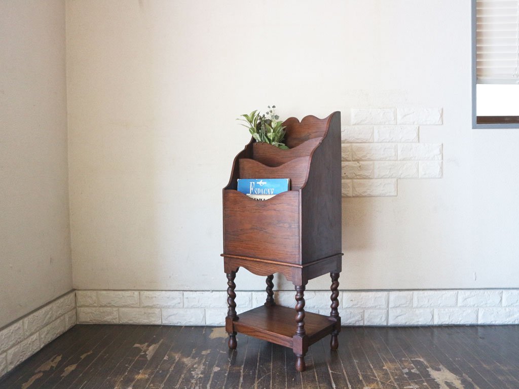 英国 アンティーク マガジンラック オーク材 UK イギリス ツイストレッグ 本棚 ブックラック ◎