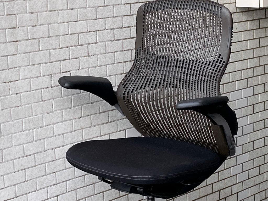 ノル Knoll ジェネレーション Generation デスクチェア オフィスチェア ブラック 昇降機能 自動サスペンションコントロール 参考価格￥123,600- ■