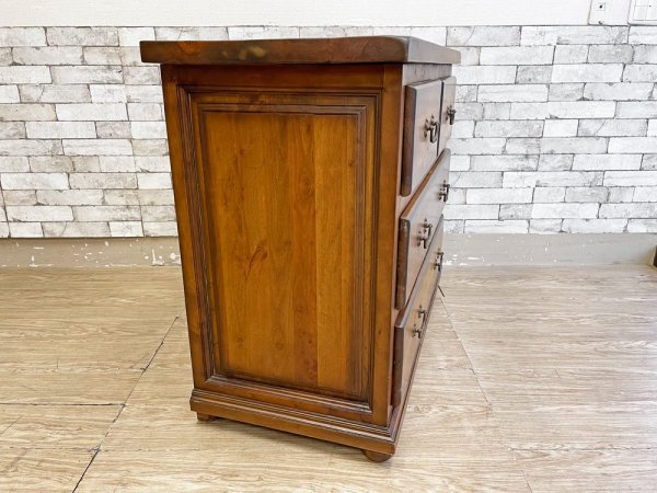 ヨーロピアンクラシカル European Classical 木製 ワイドチェスト 3段 抽斗計4杯 W104cm ビンテージスタイル 
 現状品 ●